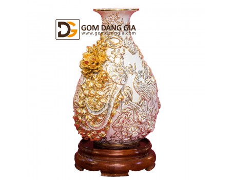 Tỳ bà men trắng bóng đắp nổi vẽ vàng công danh mẫu đơn Tỳ bà men trắng bóng đắp nổi vẽ vàng công danh mẫu đơn